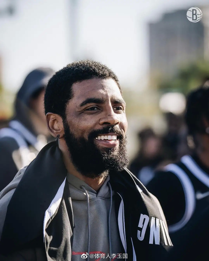金年会共享体育平台-布鲁克林篮网训练开放日，转会期强势反弹引欢呼，葡超在即，更衣室氛围转暖