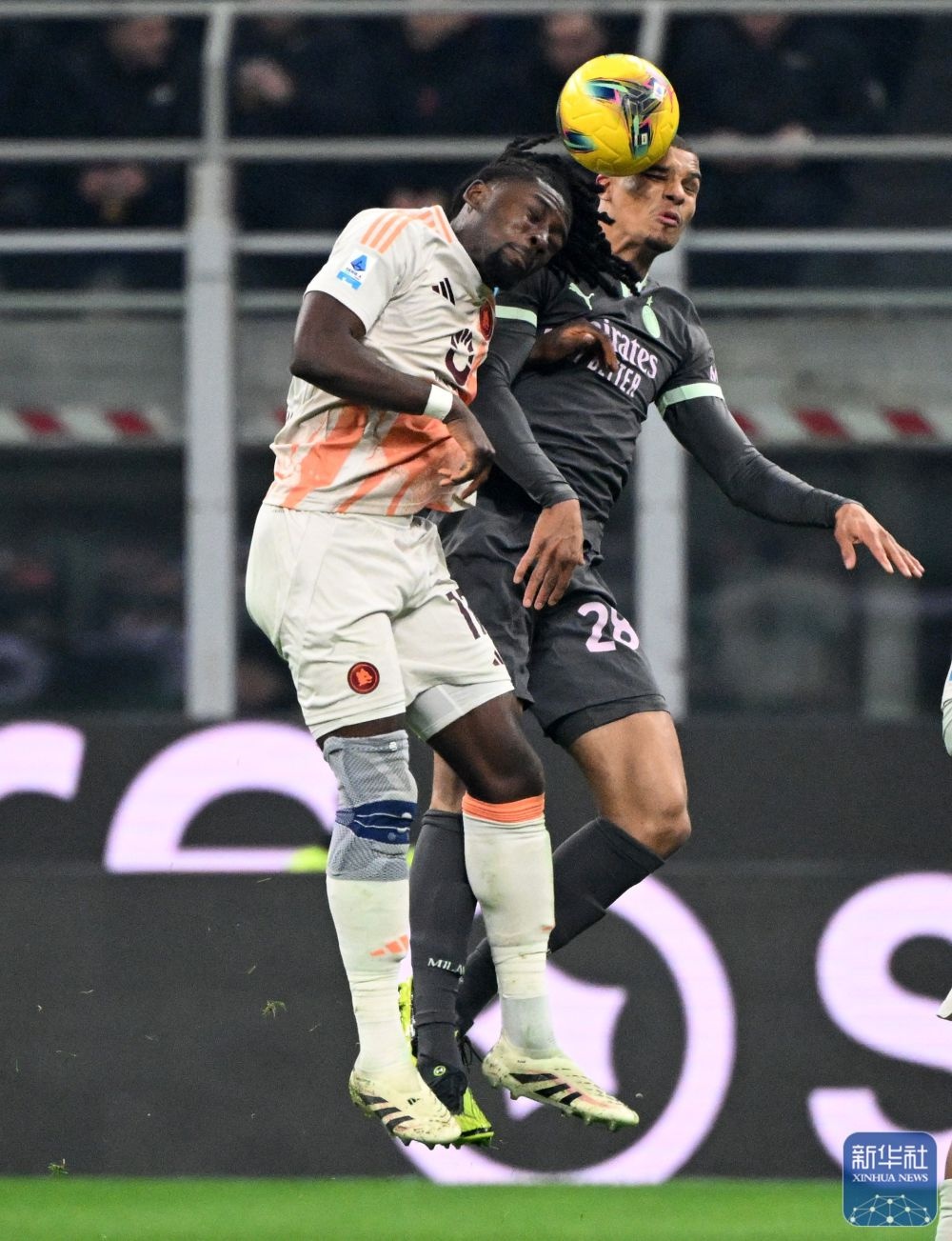 AC米兰发布备战花絮，窗口期门线救险，CBA常规赛任务艰巨，球队文化再被提及的简单介绍